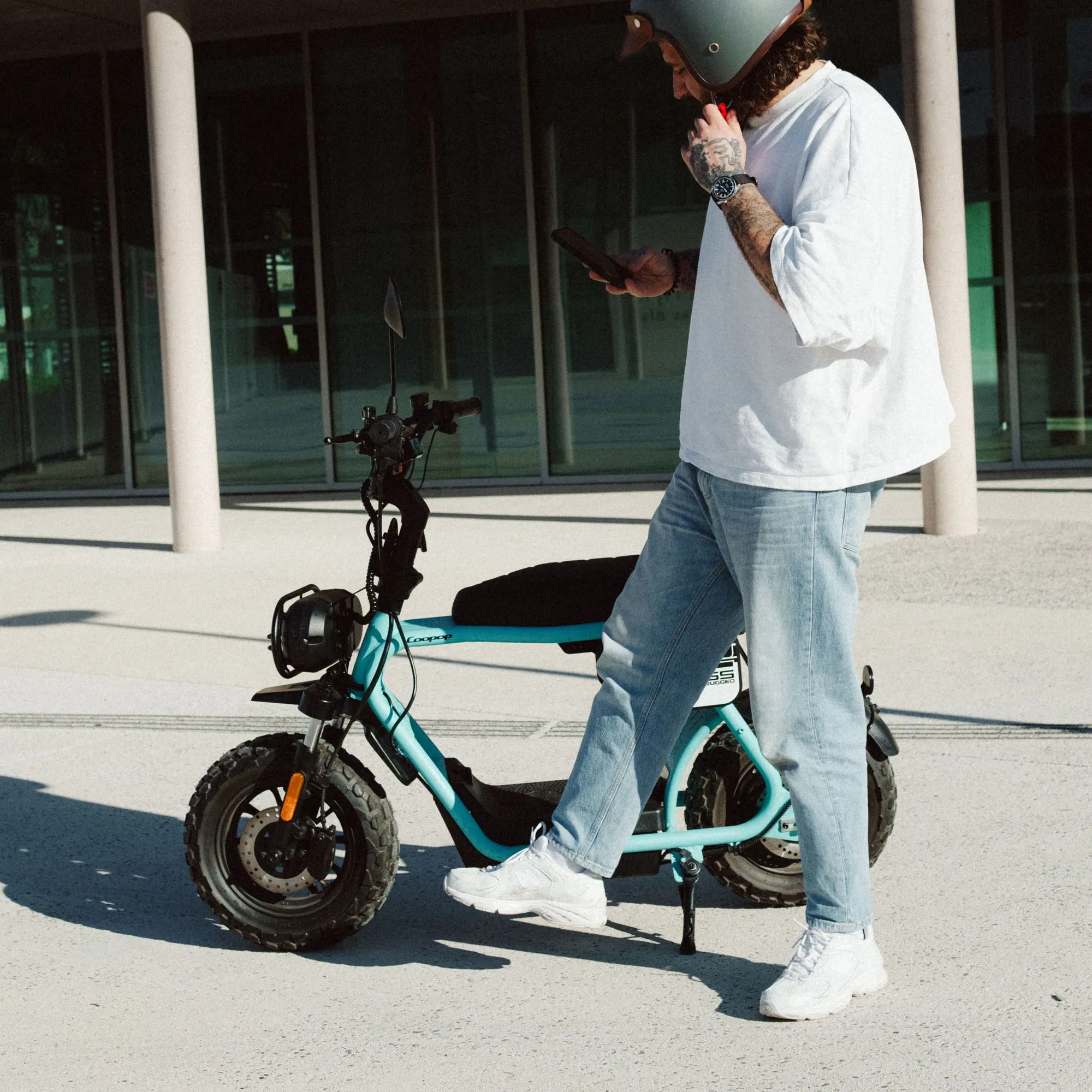 Coopop Rugged GS aus erhöhter Perspektive